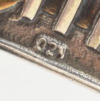 Ezüst(Ag) venezianer nyaklánc színváltó köves medállal, jelzett, h: 74 cm, bruttó: 12,2 g