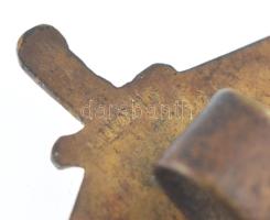 ~1930. Ludovika Akadémia aranyozott bronz sportügyességi jelvény "LUDVIG" gyártói jelzésse...