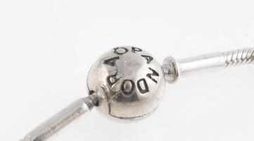 Ezüst(Ag) karkötő charmokkal, Pandora jelzéssel, bruttó: 10,6 g