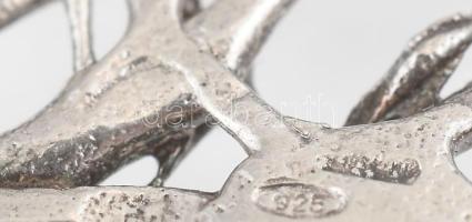 Ezüst(Ag) extravagáns medál, jelzett, 3,5×6,5 cm, nettó: 14,6 g