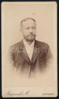 cca 1885-1900 Bajszos férfi portréja, keményhátú fotó Rupprecht Mihály cs. és kir. udvari fényképész soproni műterméből, vizitkártya, 11x6,5 cm