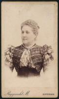 cca 1885-1900 Hölgy portréja, keményhátú fotó Rupprecht Mihály cs. és kir. udvari fényképész soproni műterméből, vizitkártya, 11x6,5 cm