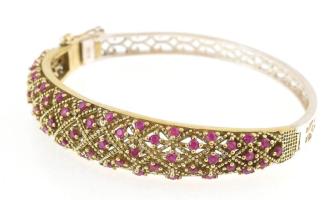 Ezüst(Ag) karperec szintetikus rubinnal, jelzett, 6×5 cm, bruttó: 18,5 g