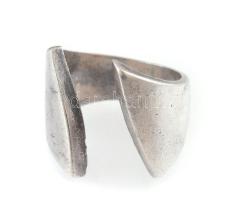 Ezüst (Ag) nyitott gyűrű, jelzett, m: 55, nettó: 15,1 g