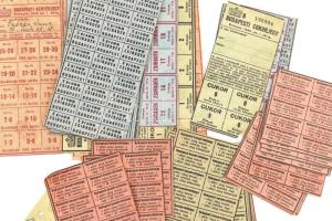 1945 Budapesti élelmiszerjegyek a II. világháború végéről: kenyér, cukor, zsiradék, finomliszt, külö...