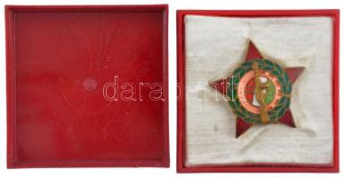 ~1962. "Munkásőr" szolgálati zománcozott jelvény 5 év szolgálat után eredeti dísztokban T:...