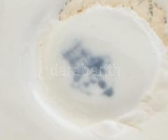 Zsolnay rőzsehordó. Fehér mázas, jelzett, hibátlan. 15 cm