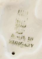 Zsolnay nyuszika. Kézzel festett, jelzett, gyári mázhibás. 9 cm