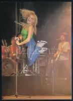 Csepregi Éva (1953-) énekesnő aláírása az őt ábrázoló kép hátoldalán