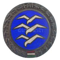 ~1950-1960. FAI (Nemzetközi Repülő Szövetség) magyar zászlós, zománcozott jelvény (23mm) T:1-