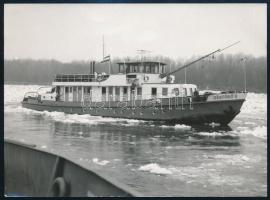 Jégtörő V. elnevezésű hajó, fotó, 13×17,5 cm