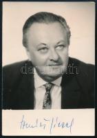 Szendrő József (1914-1971) színész aláírása az őt ábrázoló fotón