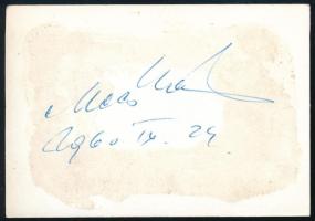 Mécs Károly (1936-) a Nemzet Művésze címmel kitüntetett színművész aláírása az őt ábrázoló fotó hátoldalán