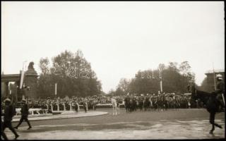 Katonai ünnepség a Hősök terén, Horthy, rendőrök, csendőrök, stb., 5 db, 7×4,5 cm