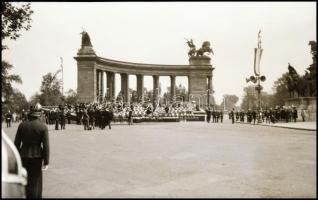 Katonai ünnepség a Hősök terén, Horthy, rendőrök, csendőrök, stb., 5 db, 7×4,5 cm