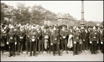 Katonai ünnepség a Hősök terén, Horthy, rendőrök, csendőrök, stb., 5 db, 7×4,5 cm