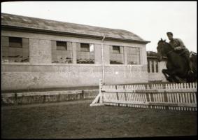 II. világháborús katonai negatívok vegyes méretben, 13 db