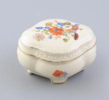 Drasche porcelán bonbonier. Részben kézzel festett, jelzett, minimális kopással, 11x9x7 cm