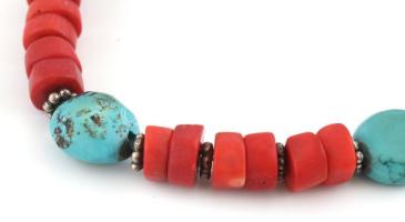 Korall és türkiz karkötő, ezüst (Ag) szerelékkel, h: 20 cm