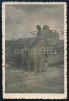 cca 1940 Két magyar katona zsákmányolt szovjet T-28 harckocsival (az egyikük rohamsisakban), fotó, apró törésnyommal, 8,5x6 cm / Two Hungarian soldiers with captured Soviet T-28 tank, photo