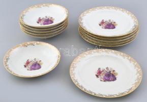 12 darab Limoges tányér, porcelán, jelzett, apró lepattanások, d: 20,5-25cm
