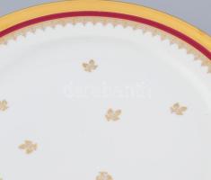 6 darab Limoges tányér, porcelán, jelzett, kopásnyomokkal, d: 25 cm