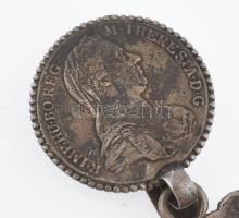 Ezüst (Ag) házmester kulcstartó. Érme díszítéssel. H: 10,5 cm, jelzett, nettó: 50g