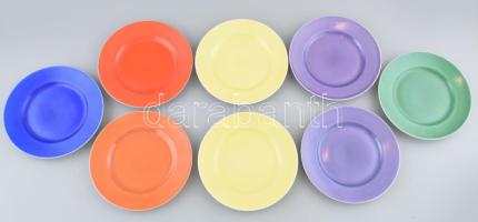 8 db különféle színű Zsolnay süteményes tányér, jelzettek, d: 18 cm