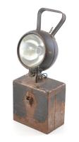 Régi Perion akkumulátoros kézilámpa, vasúti vagy bányász lámpa, XX. sz. közepe körül, fém, a zománcozás részben lekopott, rozsdafoltos, 38x15x9,5 cm