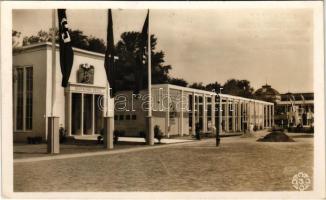 1942 Budapest XIV. Nemzetközi Vásár Háborús Vásár, Deutsches Reich pavilon horogkeresztes náci zászlókkal + So. Stpl