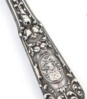 Ezüst (Ag) historizáló villa, nemesi címeres, jelzett, LATZKÓ mesterjegy. h: 20 cm, nettó: 64,5g