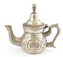 Marokkói teáskanna, fém, jelzett, m: 15 cm