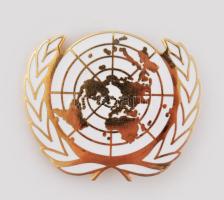 UNFICYP (United Nations Peacekeeping Force in Cyprus / Az Egyesült Nemzetek Ciprusi Békefenntartó Erői), az ENSZ ciprusi békefenntartó katonai missziójának sapkajelvénye, zománcozott fém kitűző, jó állapotban, 5,5x4,5 cm / UN Cyprus peacekeeping mission enameled metal badge, in good condition