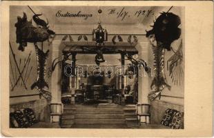 1927 Erdőcsokonya (Csokonyavisonta), Gróf Széchenyi Géza kastélya, úrilak csarnoka a vadásztrófeákkal, belső (EB)