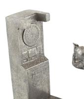 De Spelende Mens (Dartsozó), ón szobor, jelzett, 16x12,5x5 cm