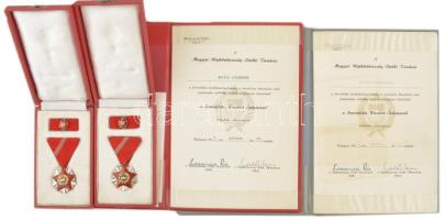 1966. Szocialista Hazáért Érdemrend (2x) zománcozott bronz kitüntetések mellszalaggal, szalagsávval, és miniatűrrel, eredeti dísztokban, adományozói okirattal T:1-,2 patina  NMK 711