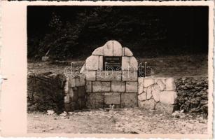 1941 Erzsébet királyné (Sissi) forrás. Újjáépítette a Kolozsvári Gyopár Turista Egylet. photo (szakadás / tear)