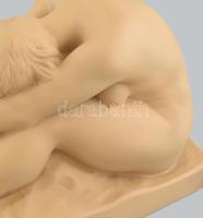 Székelykeresztúri Horváth Árpád (1898-?): Trianon allegória, 1933. Terrakotta. Jelzett. 32x20x13,5 c...