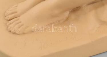 Székelykeresztúri Horváth Árpád (1898-?): Trianon allegória, 1933. Terrakotta. Jelzett. 32x20x13,5 c...