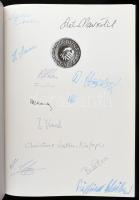 In uns Dachau - Dachau bennünk. Dachaui kortárs képzőművészeti kiállítás. Vigadó Galéria, Budapest, ...