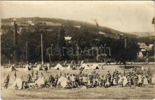 1916 Balatonalmádi, Osztrák-magyar katonák tábora, háttérben az almádi villák egy része. photo (EK)