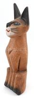 Faragott fa, kézzel festett macska figura. 21 cm