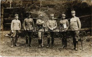 Osztrák-magyar katonák és tisztek csoportja / WWI Austro-Hungarian K.u.K. military, group of soldiers and officers. photo (EK)