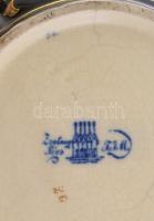 Zsolnay porcelánfajansz kaspó, historizáló, fekete alapon aranyozott virágos mintával, 1880 körül. J...