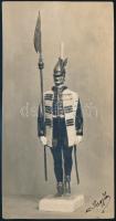 cca 1930 M. Kir. Testőr szobra, fotó, Berger Rezső Fotoműintézete, hátoldalán pecséttel jelzett, feliratozott, 16,5x8,5 cm