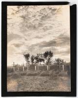 cca 1920-1940 Katonai temetők, 2 db fotó, 11x8 cm és 14x8,5 cm