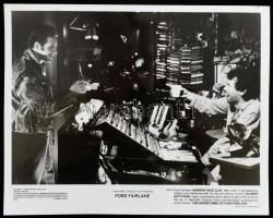 cca 1990 Ford Fairlane kalandjai c. film 3 db werkfotója, 20x25 cm