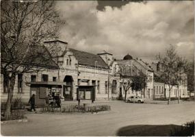 1952 Párkány, Stúrovo; utca, automobil, motorkerékpár / street view, automobile, motorcycle (EK)