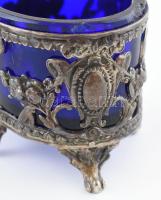 2 db empire stílusú ezüst (Ag) fűszertartó üveg betéttel. Jelzett. 6,5 cm 58 g kis csorbákkal