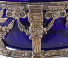 2 db empire stílusú ezüst (Ag) fűszertartó üveg betéttel. Jelzett. 6,5 cm 58 g kis csorbákkal